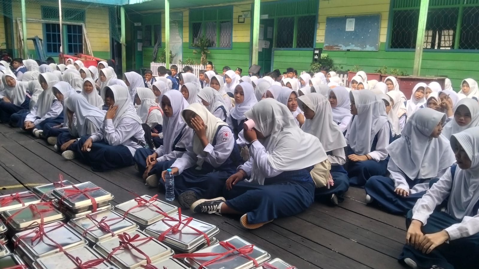 Peserta didik MTS Darul Ulum Palangka raya Sambut Penyaluran Awal MBG Tahun 2025